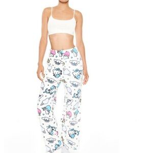 HELLO KITTY AND FRIENDS X FOREVER 21 FLEECE SLEEP PANTS SIZE SMALL KEYCHAIN NWT